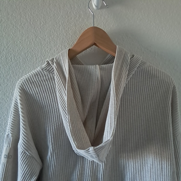 Alo Yoga Muse Hoodie - Picture 6 of 8